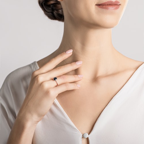 Pierścionek zaręczynowy The Journey: dwukolorowe złoto, czarny diament